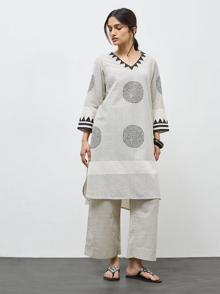 Utsa Off-White Printed Cotton-Blend A-Line Kurta