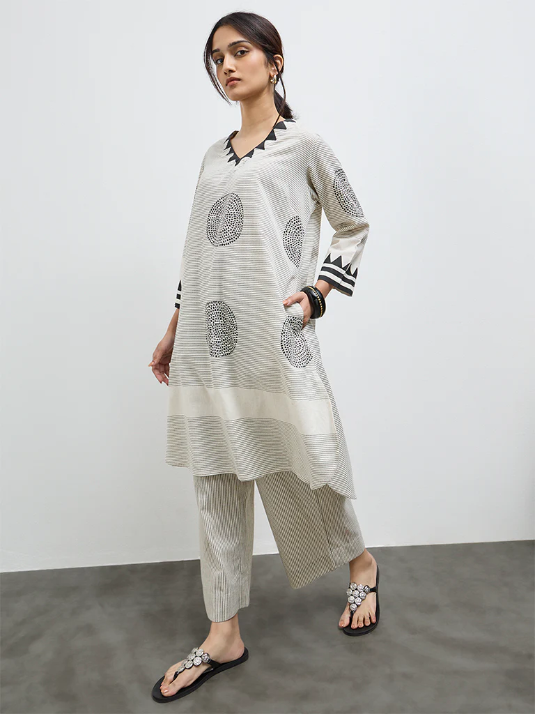 Utsa Off-White Printed Cotton-Blend A-Line Kurta - Image 2