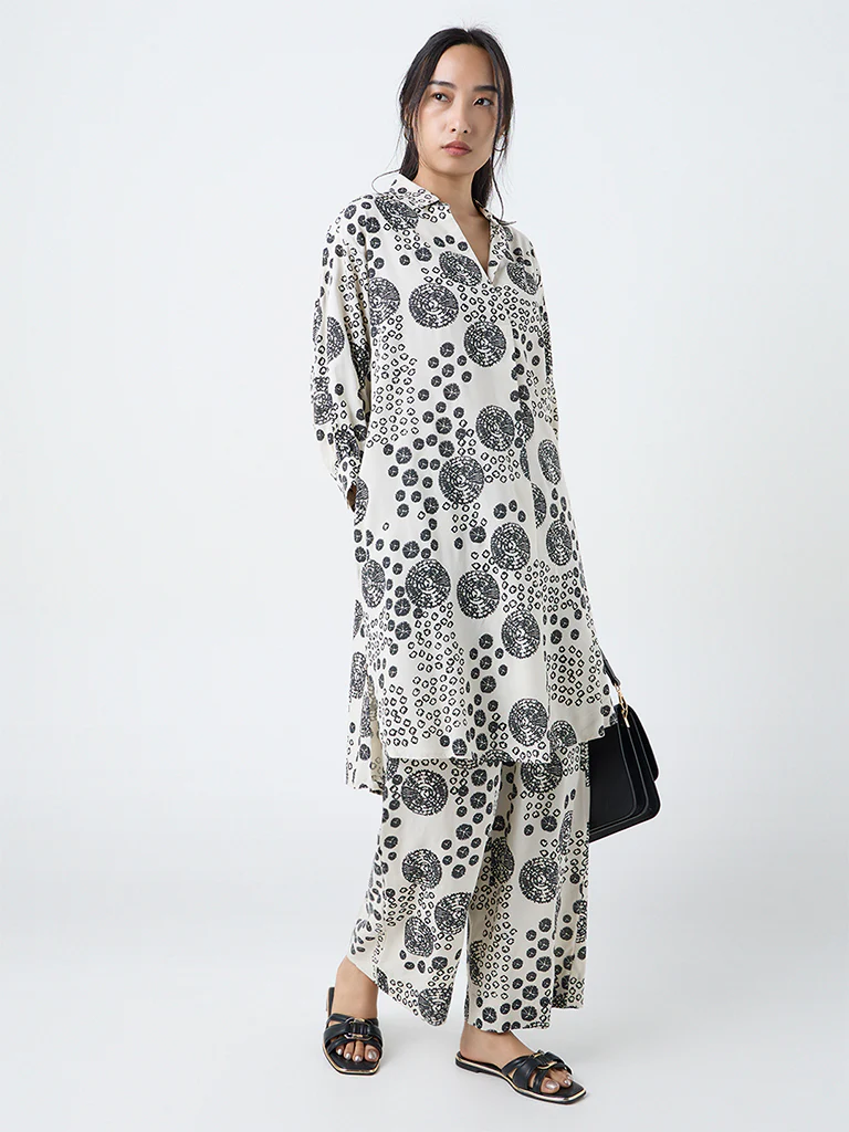 Utsa Off-White Shibori Printed A-Line Kurta - Image 2