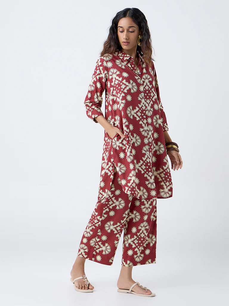 Utsa Red Geometric Printed Pants - Image 2