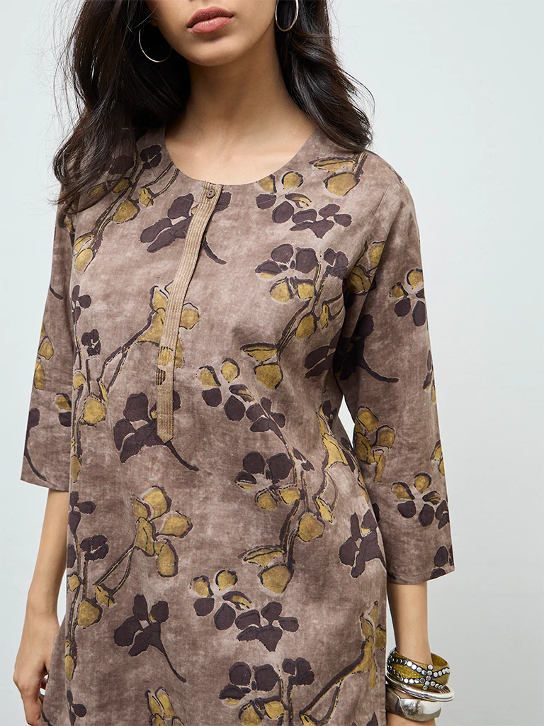 Utsa Taupe Batik Leaf Design Cotton Straight Kurta - Image 3