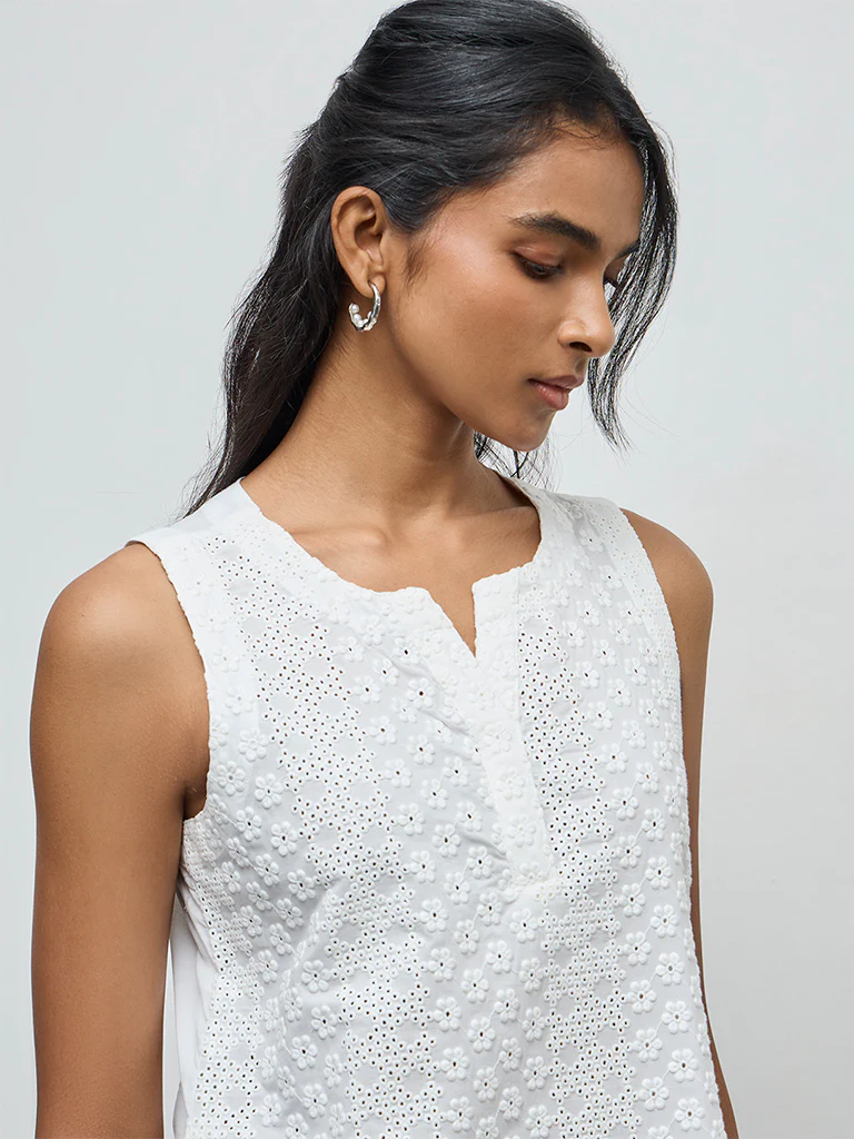 Utsa White Floral Embroidered Cotton Straight Kurta - Image 3