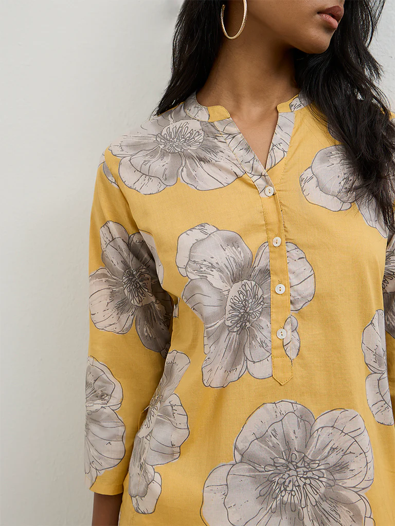 Utsa Yellow Floral Pattern Cotton Straight Kurta - Image 3