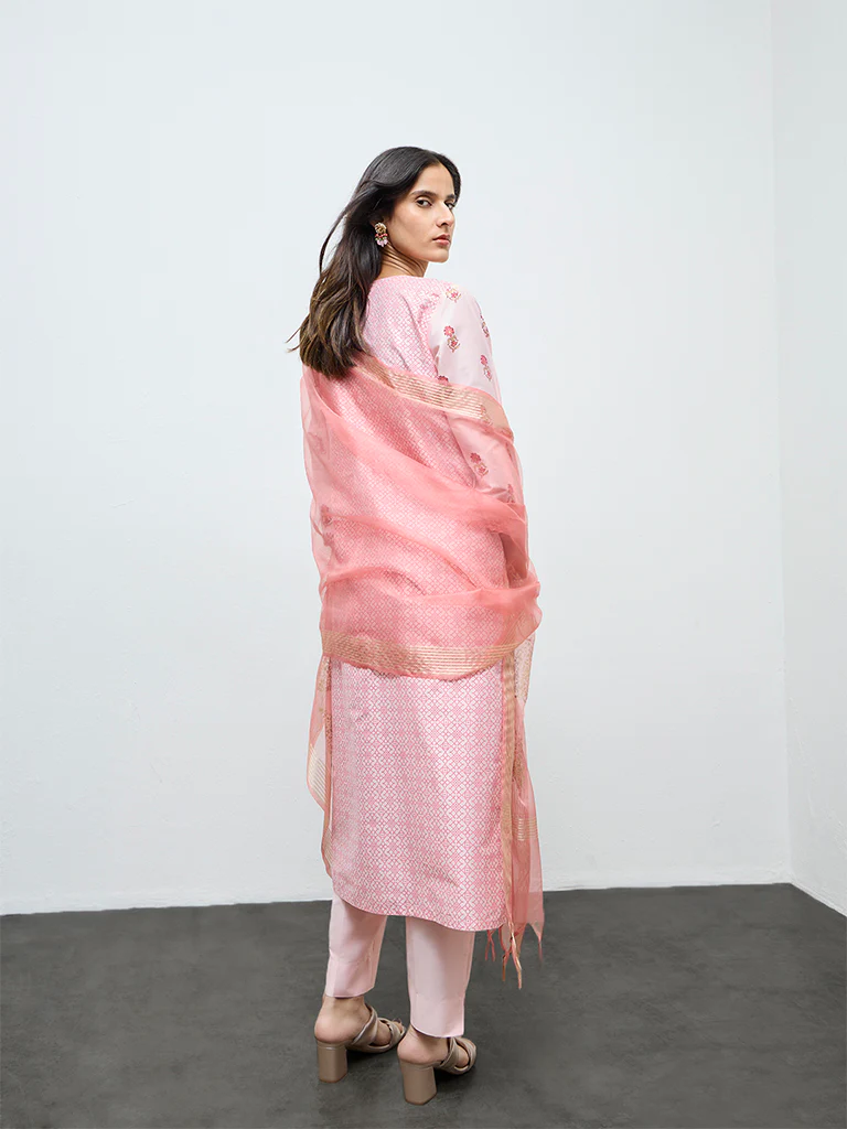Vark Light Pink Floral Straight Ethnic Set - Image 4