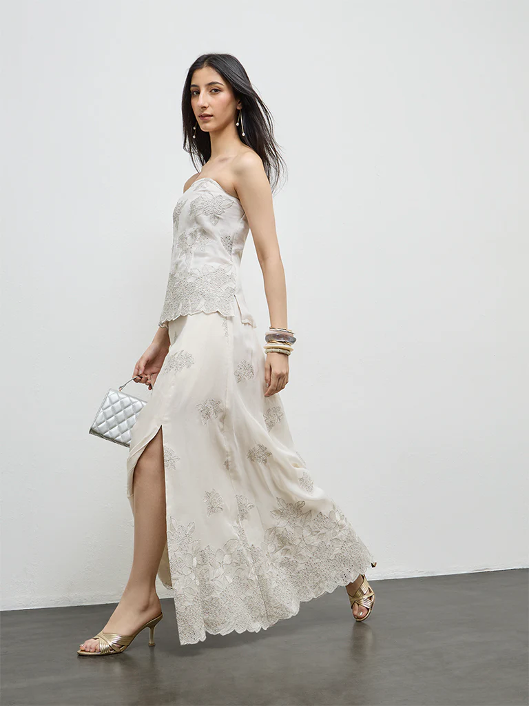 Vark White Floral Embroidered Tube Top