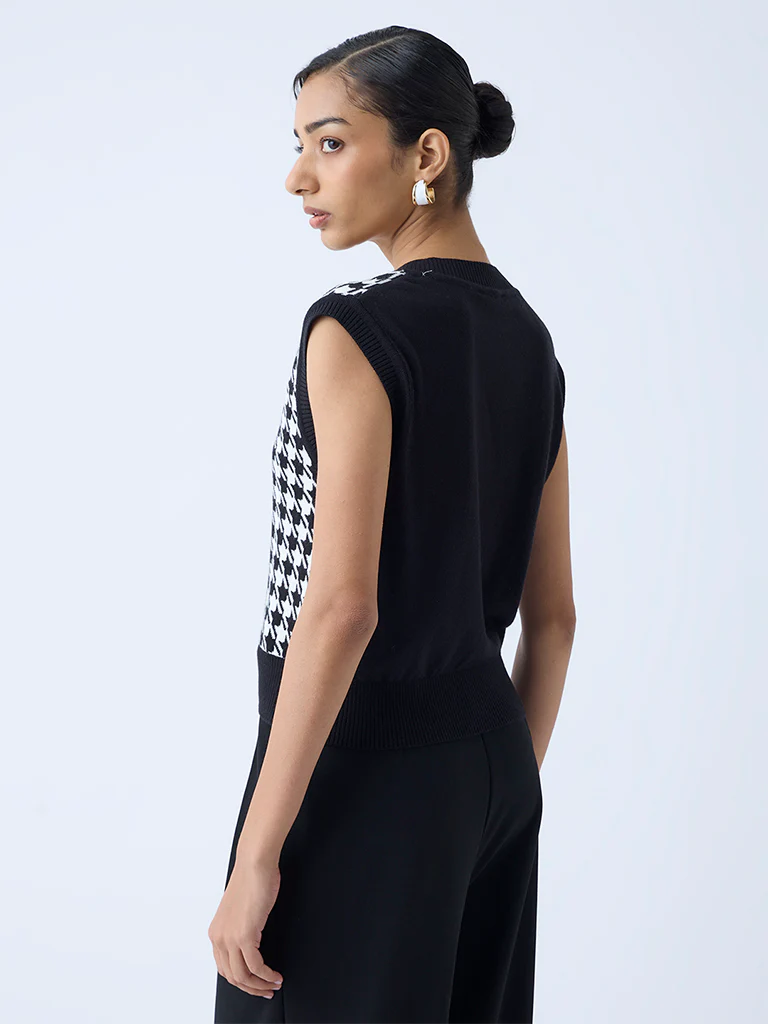 Wardrobe Black Houndstooth Design Sweater - Image 4
