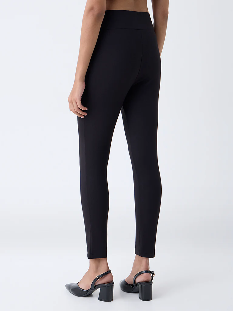 Wardrobe Black Solid Button-Detailed High-Rise Trousers - Image 4