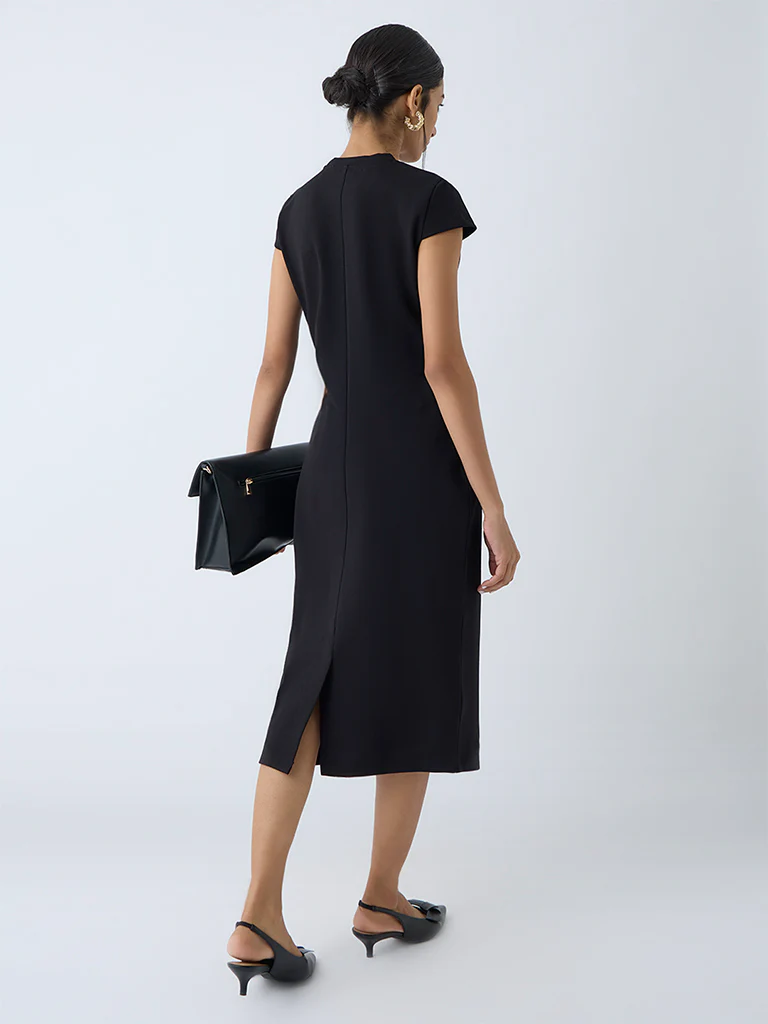 Wardrobe Black Solid Straight Dress - Image 5