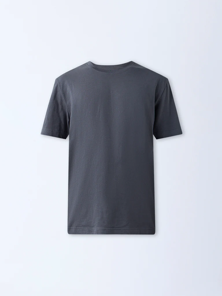WES Casuals Charcoal Solid Slim-Fit Cotton T-Shirt - Image 6