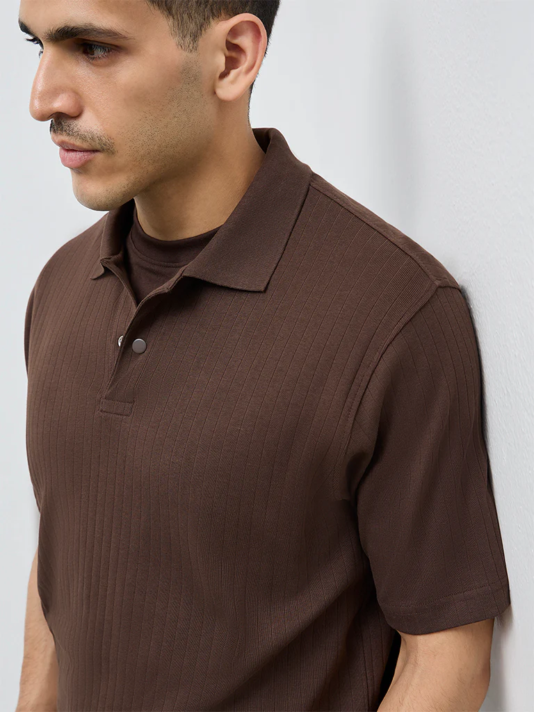 WES Casuals Dark Brown Textured Slim-Fit T-Shirt - Image 4