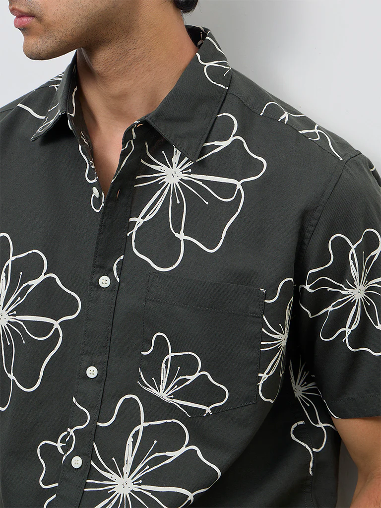 WES Casuals Dark Green Floral Pattern Relaxed-Fit Cotton-Blend Shirt - Image 3