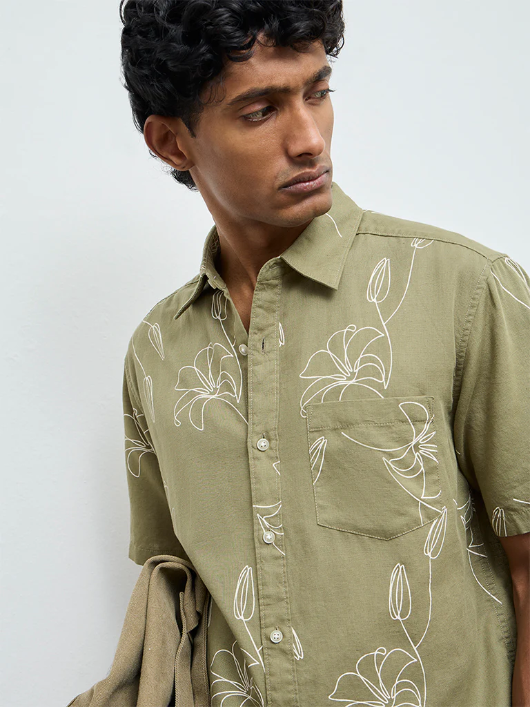 WES Casuals Green Printed Relaxed Fit Cotton-Blend Shirt - Image 3