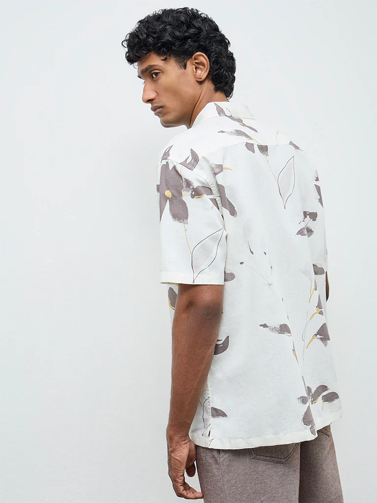 WES Casuals Off-White Printed Relaxed Fit Cotton-Blend Shirt - Image 4