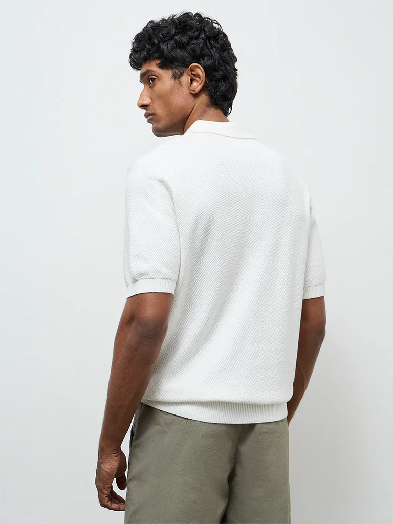WES Casuals Off-White Solid Relaxed-Fit T-Shirt - Image 4
