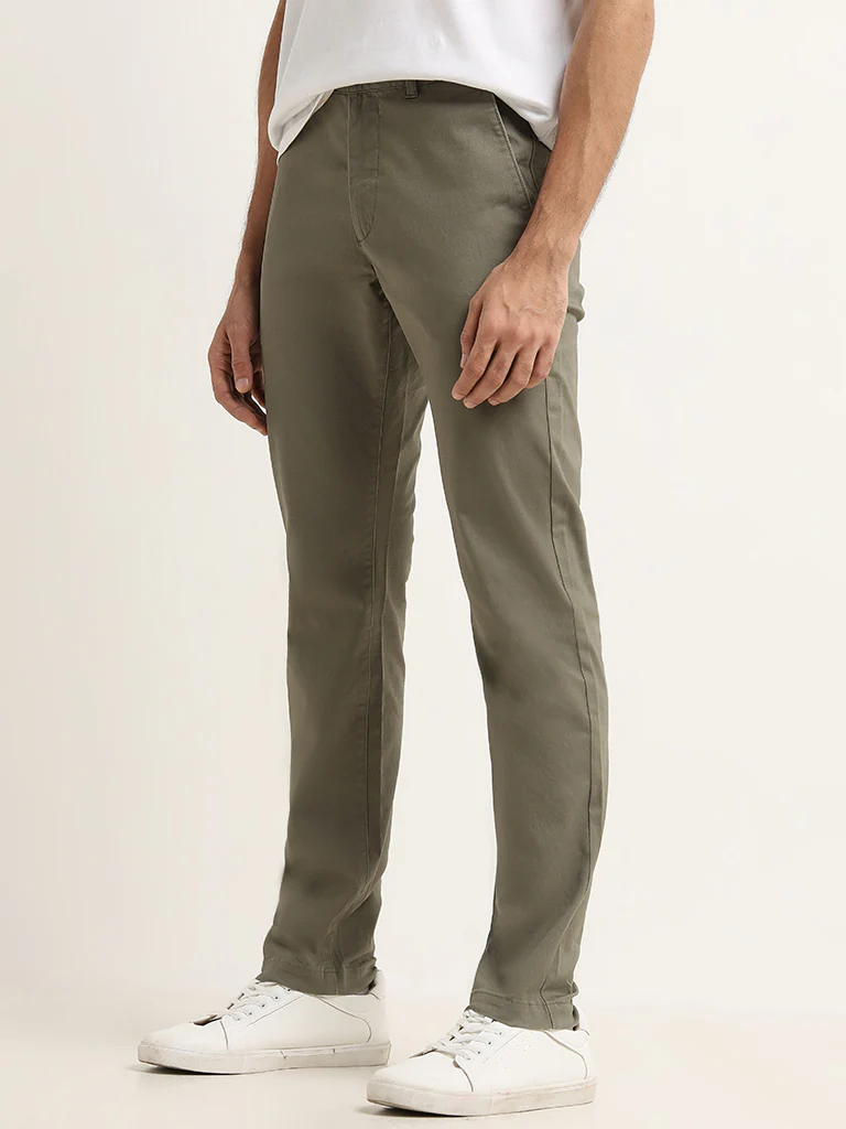 WES Casuals Olive Cotton-Blend Slim Fit Mid Rise Chinos - Image 4