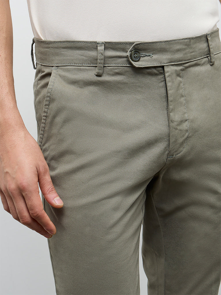 WES Casuals Olive Relaxed-Fit Mid-Rise Cotton-Blend Trousers - Image 4