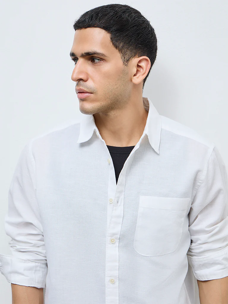 WES Casuals White Solid Relaxed-Fit Cotton-Blend Shirt - Image 4