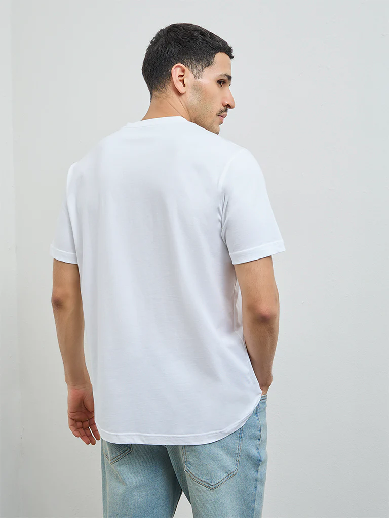 WES Casuals White Solid Slim-Fit Cotton T-Shirt - Image 5
