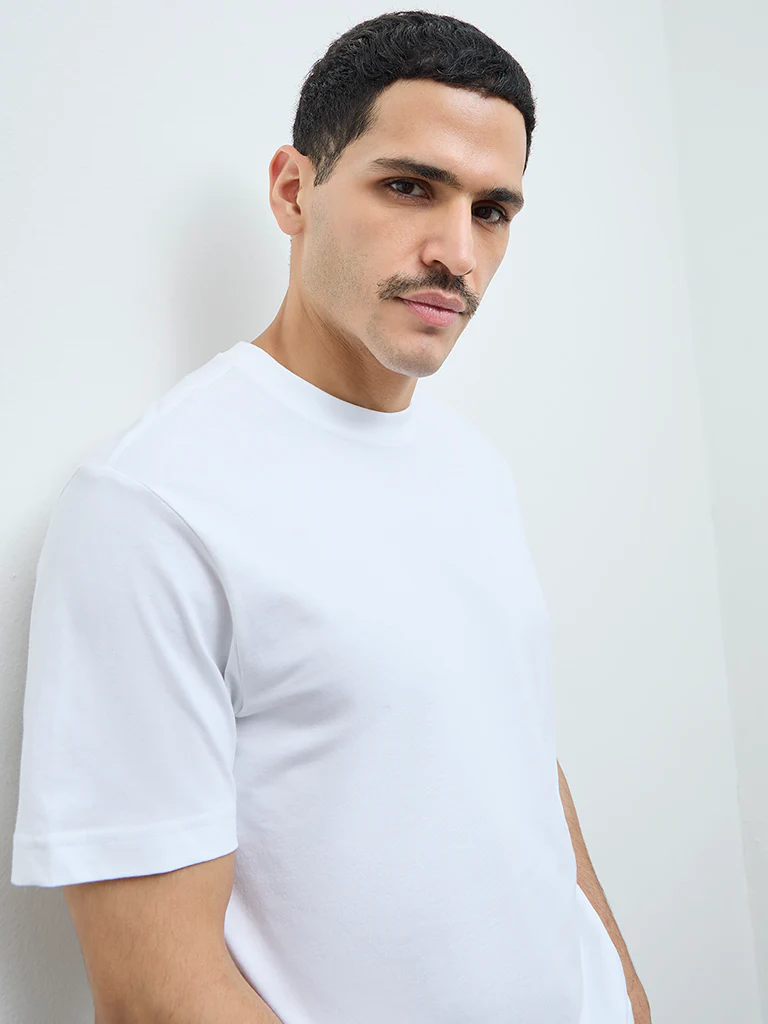 WES Casuals White Solid Slim-Fit Cotton T-Shirt - Image 4