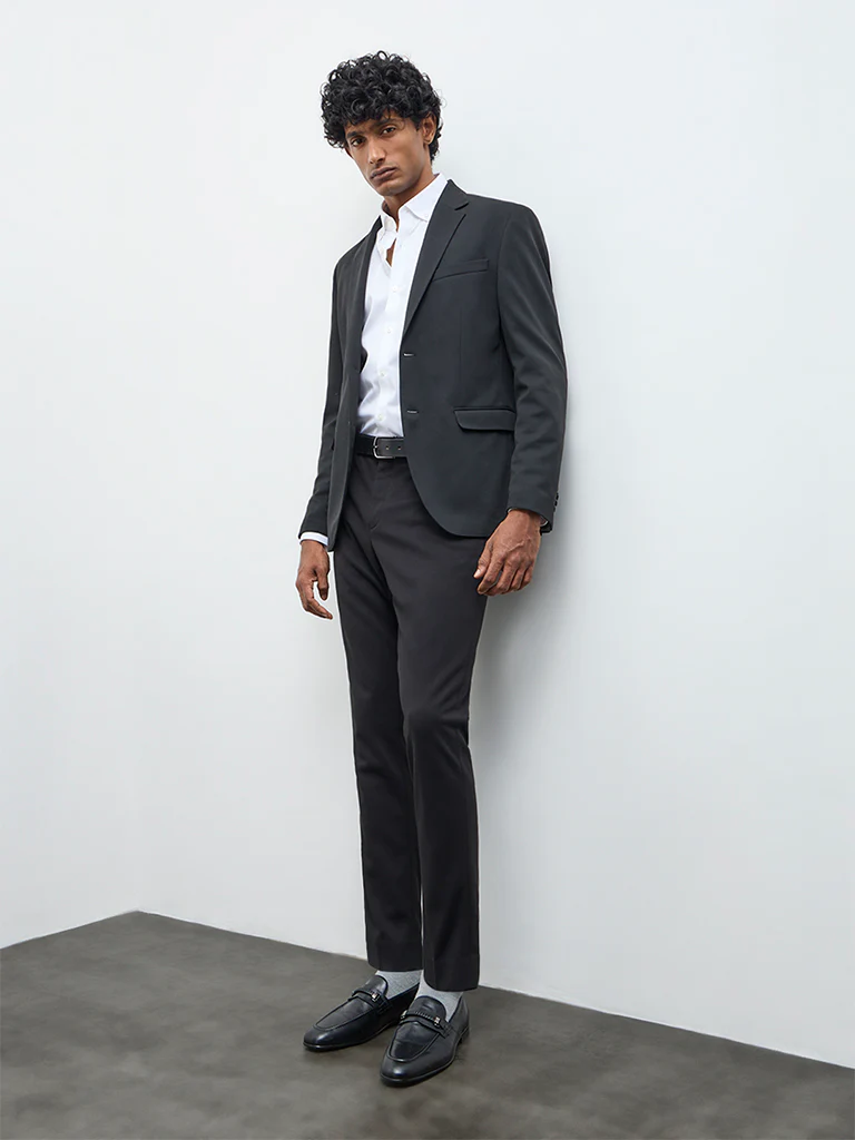 WES Formals Black Solid Slim-Fit Blazer - Image 2