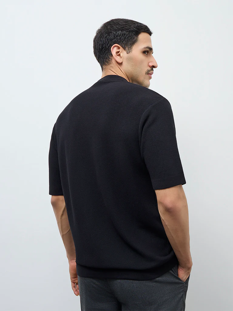 WES Formals Black Solid Slim-Fit T-Shirt - Image 5