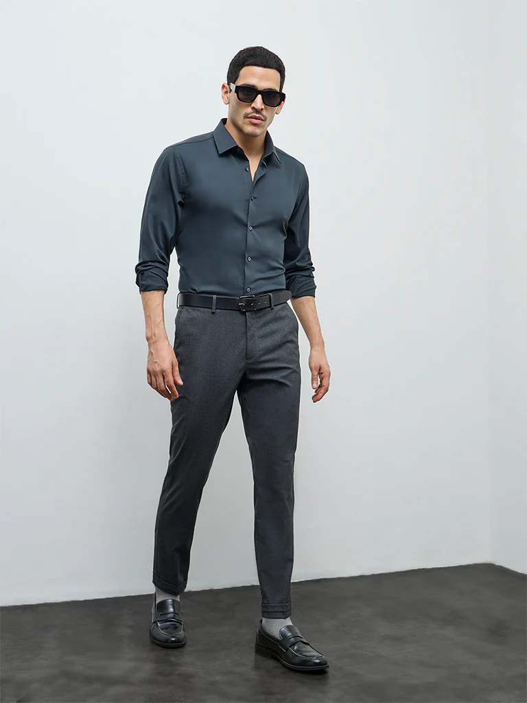 WES Formals Dark Green Solid Slim-Fit Shirt - Image 3