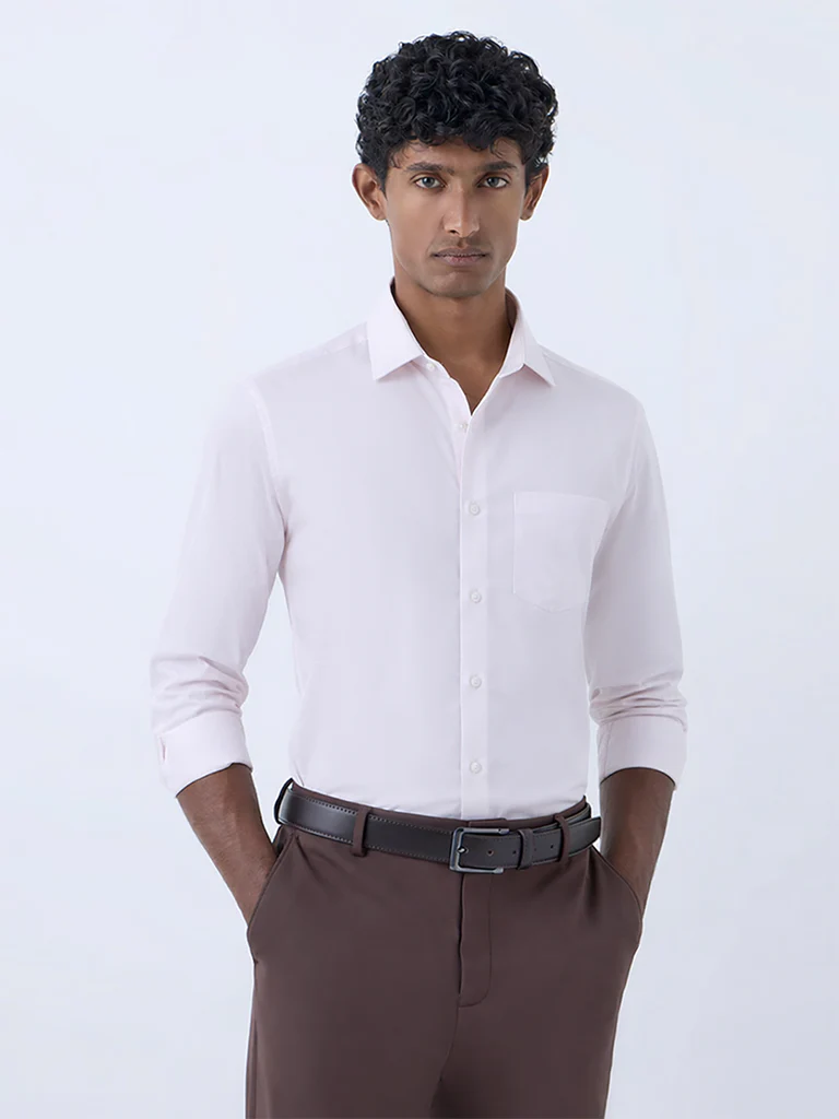 WES Formals Light Pink Solid Slim-Fit Cotton Shirt