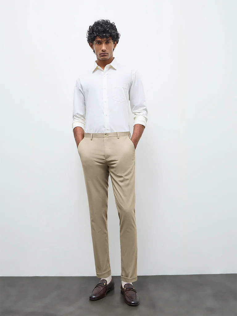WES Formals Off-White Solid Relaxed-Fit Cotton Shirt - Image 2