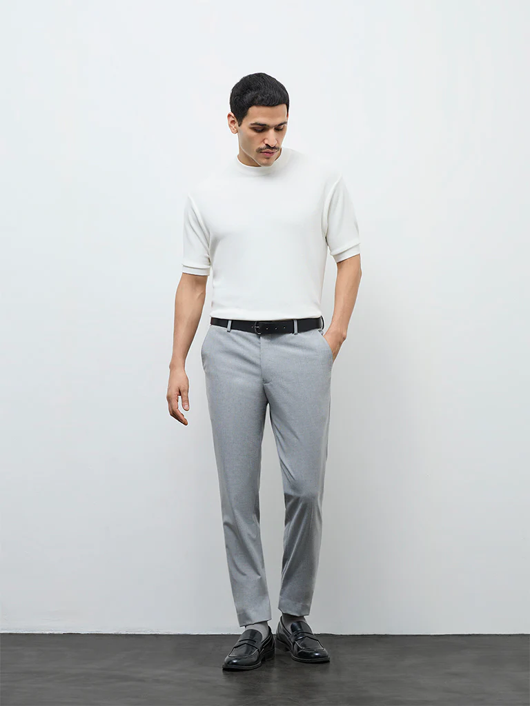 WES Formals Off-White Solid Slim-Fit T-Shirt - Image 3