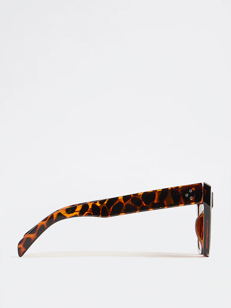 Westside Accessories Brown Tortoiseshell Oversized Sunglasses with Pouch - Image 3