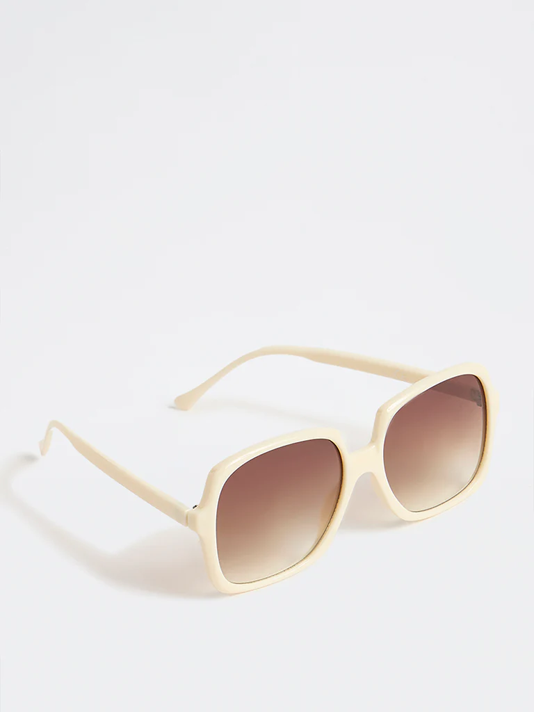 Westside Accessories White Oversized Sunglasses with Pouch - Image 2
