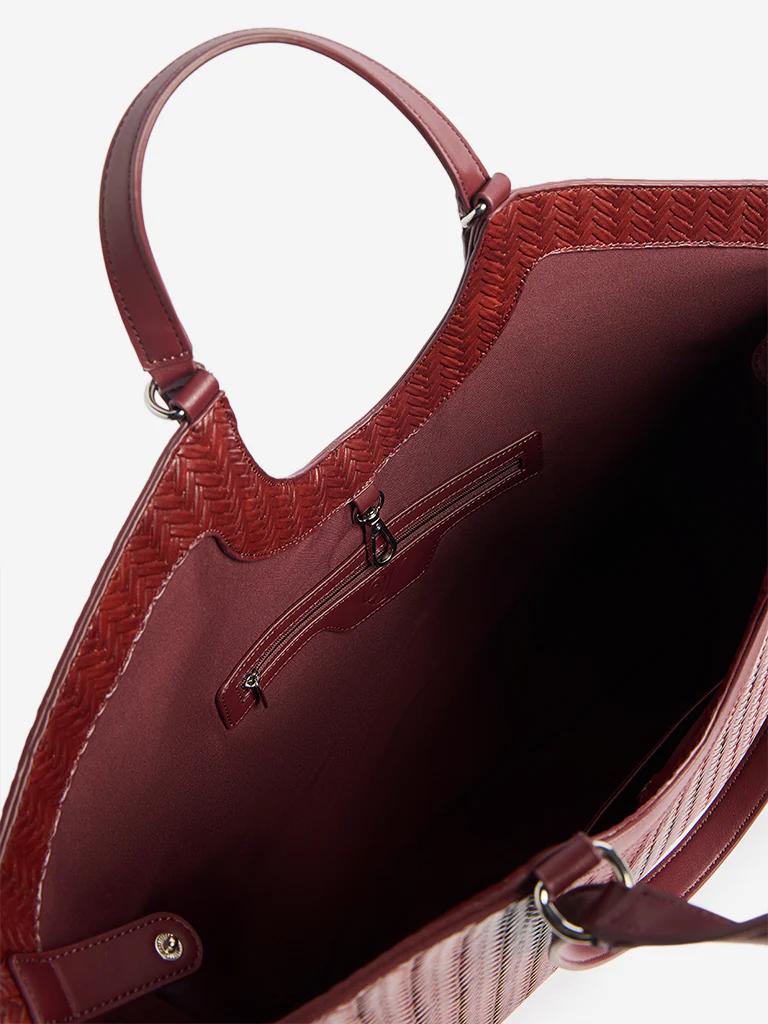 Westside Burgundy Woven Textured Handbag with Pouch - Image 4