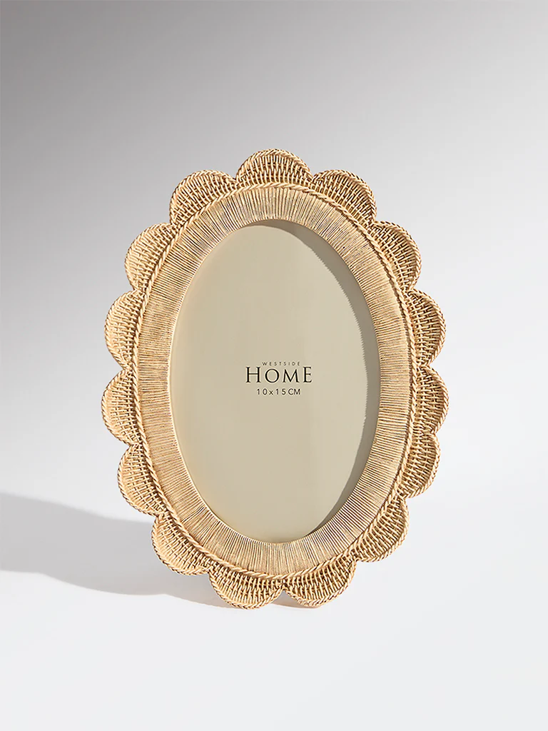 Westside Home Beige Scalloped Photo Frame (4X6) - Small
