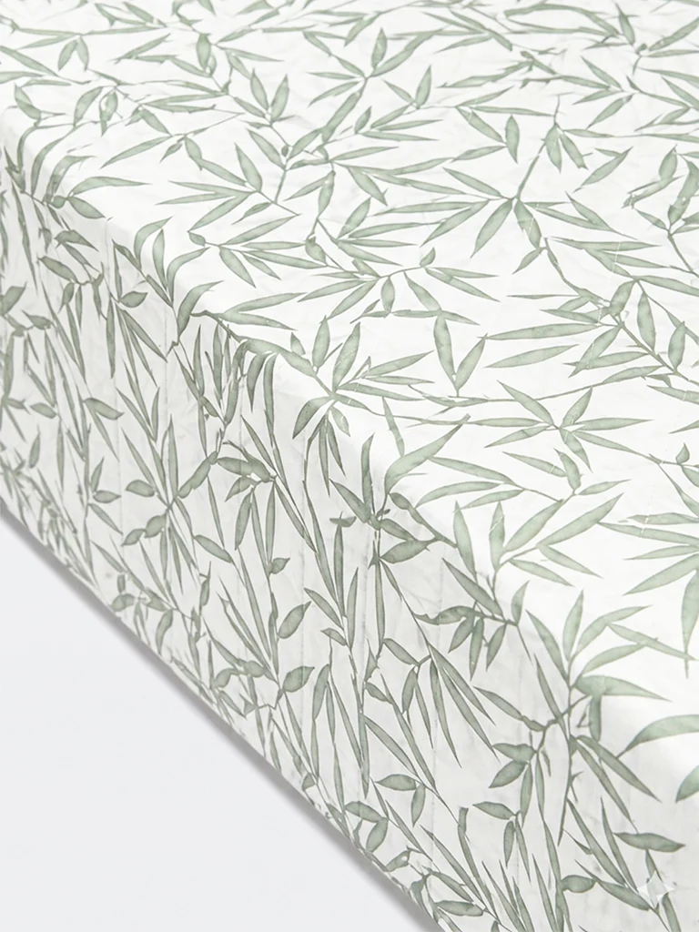 Westside Home Green Bamboo Leaf Reversible Queen Bed Comforter - Image 3