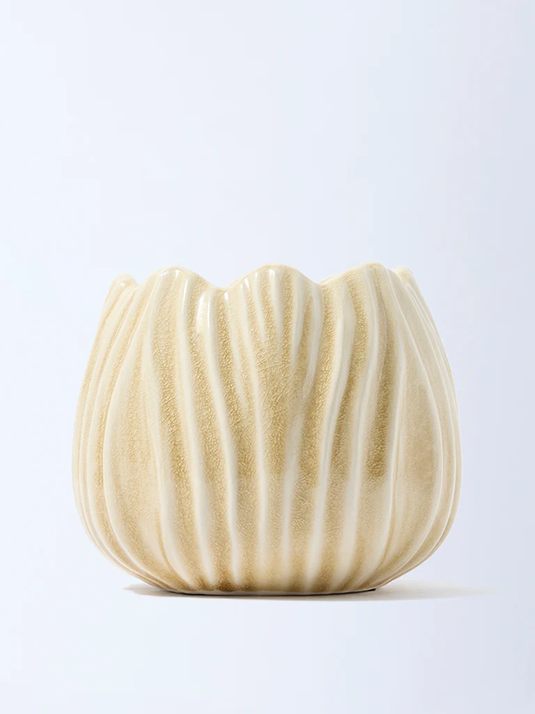 Westside Home Ivory Artichoke Ceramic Planter