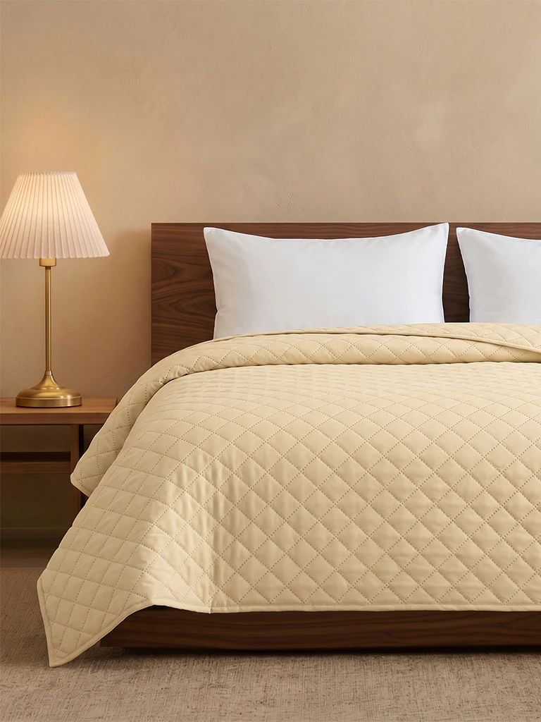 Westside Home Light Taupe Queen Heat Seal Quilt