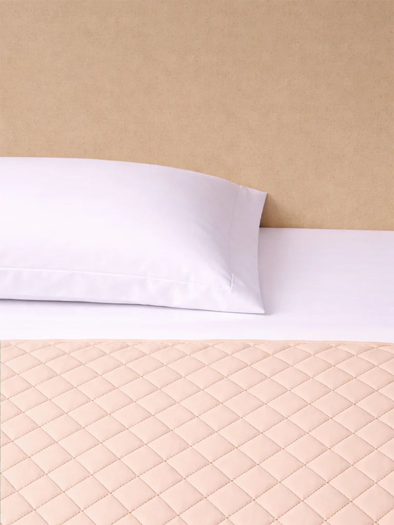 Westside Home Pink Queen Heat Seal Quilt - Image 2