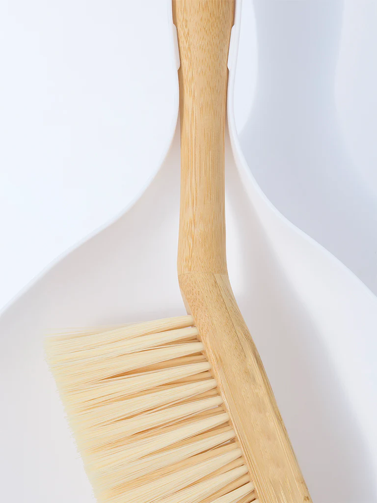 Westside Home White and Beige Dust Pan - Image 3
