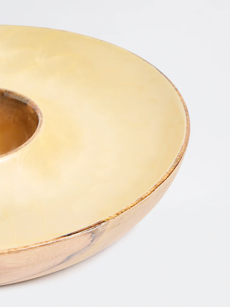 Westside Home Yellow Shell Design Wooden Chip and Dip - Image 3