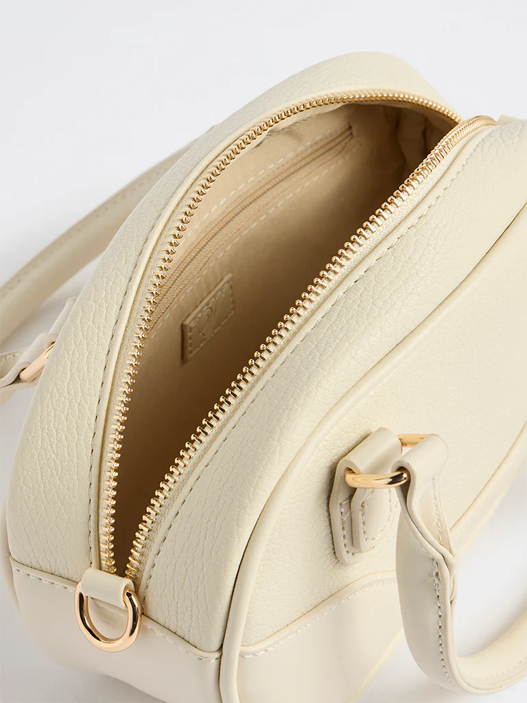 Westside Off-White Horizonal Shoulder Bag - Image 4