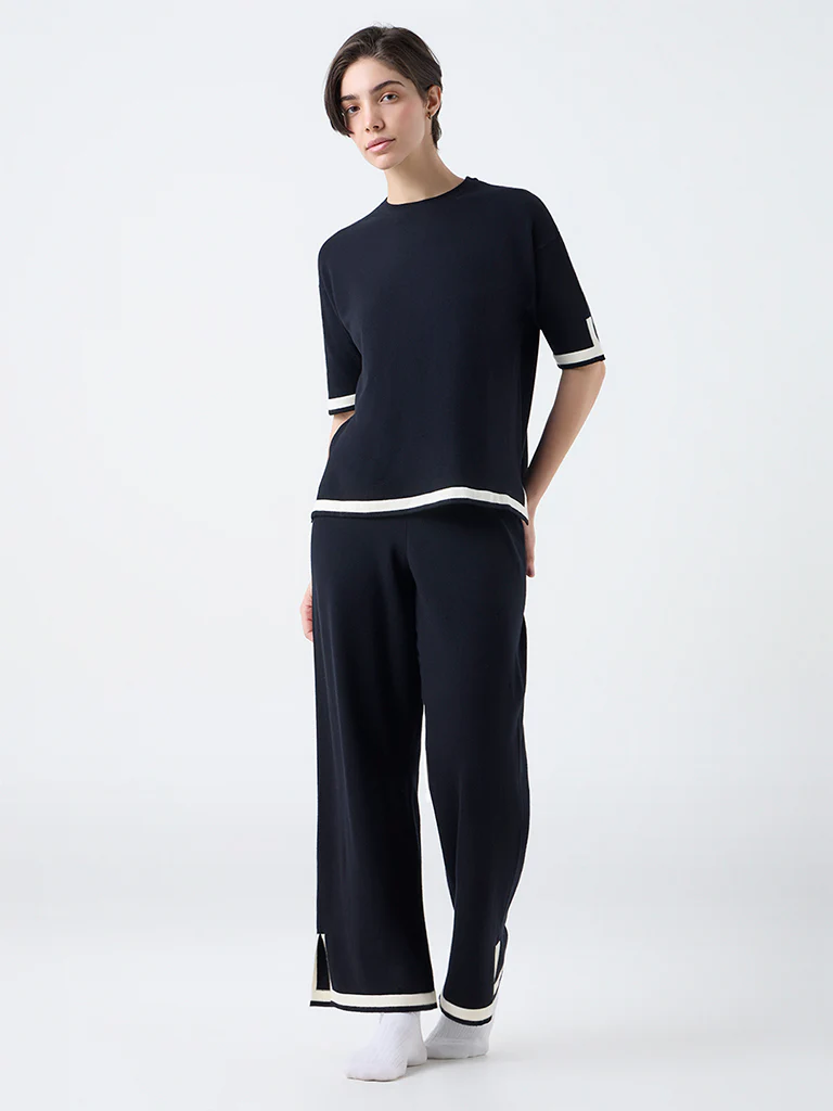 Wunderlove Black Contrast-Detail Top