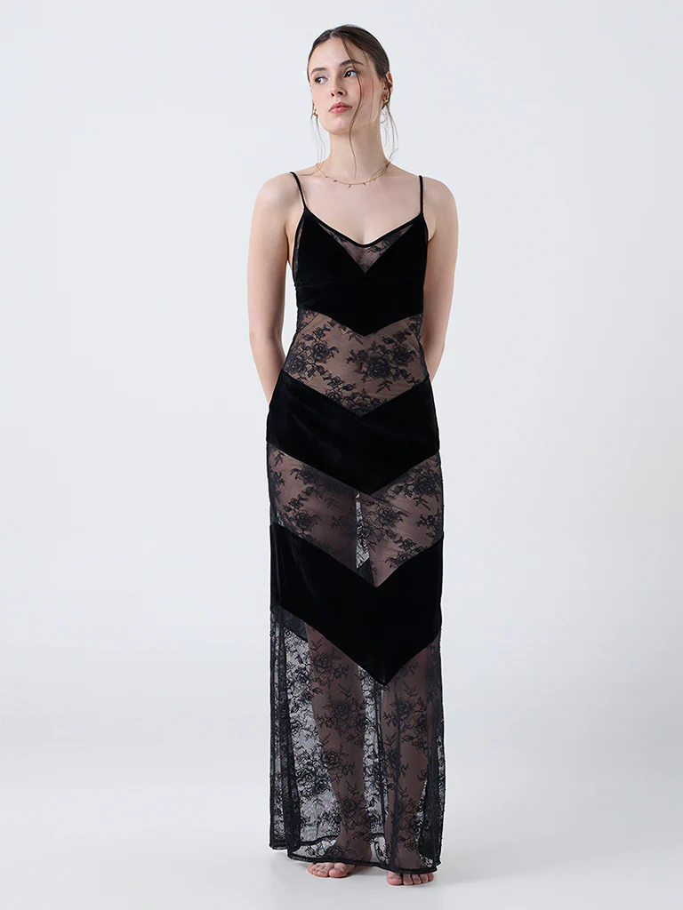 Wunderlove Black Floral Lace Detailed Slip Dress