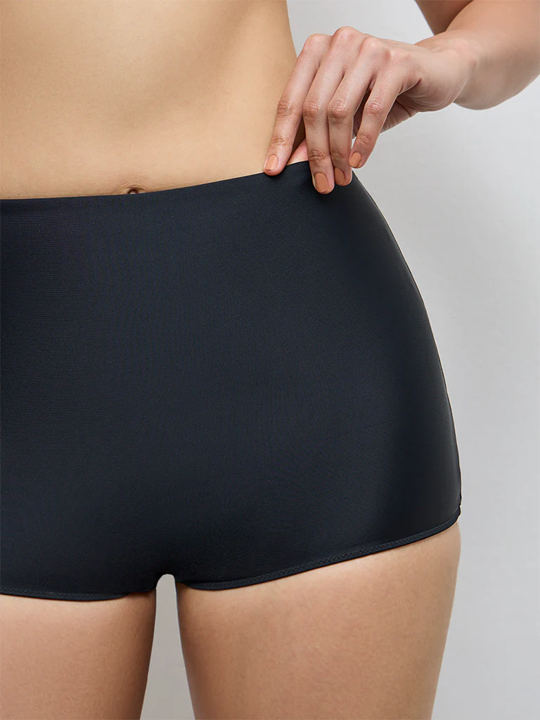 Wunderlove Black Solid Hi-Waist Briefs - Image 3