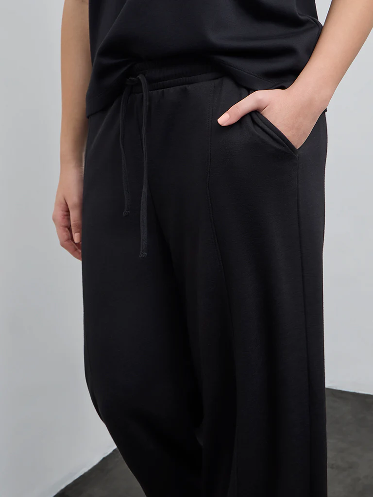 Wunderlove Black Solid High-Rise Pants - Image 3