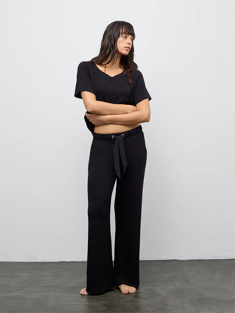 Wunderlove Black Solid High-Rise Pants