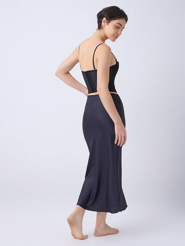 Wunderlove Black Solid High-Rise Satin Skirt - Image 4