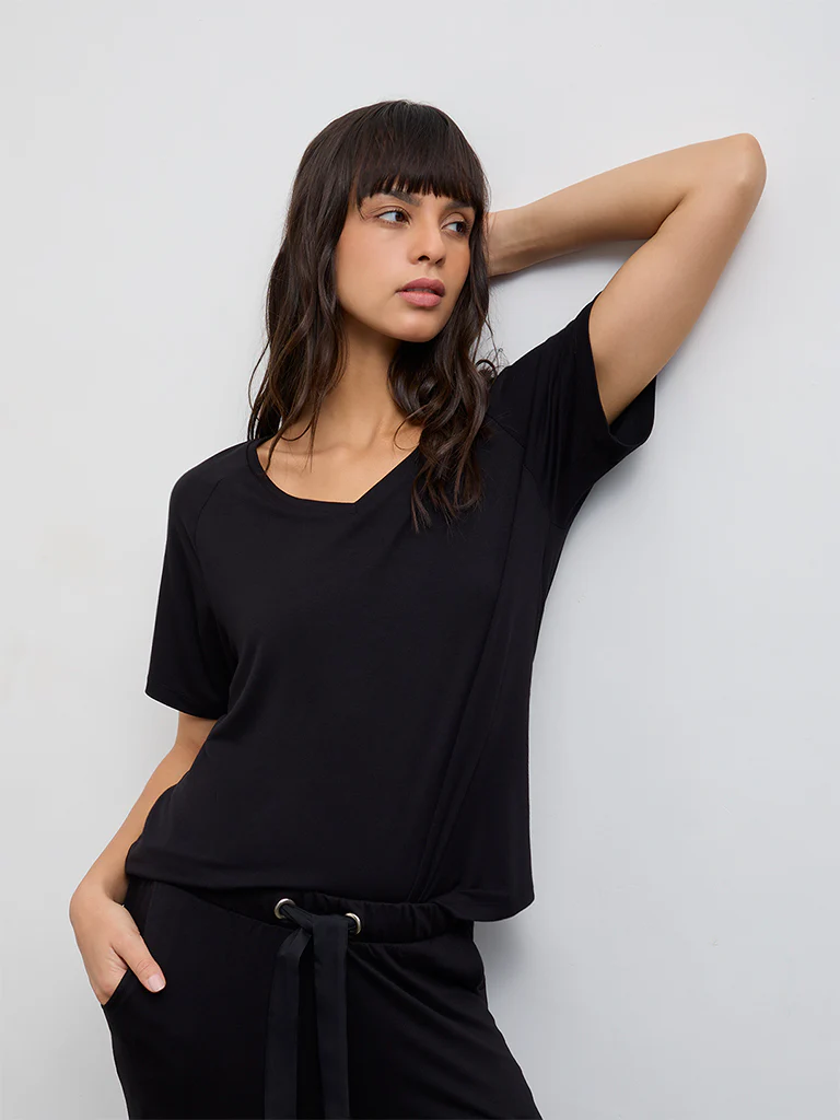 Wunderlove Black Solid T-Shirt