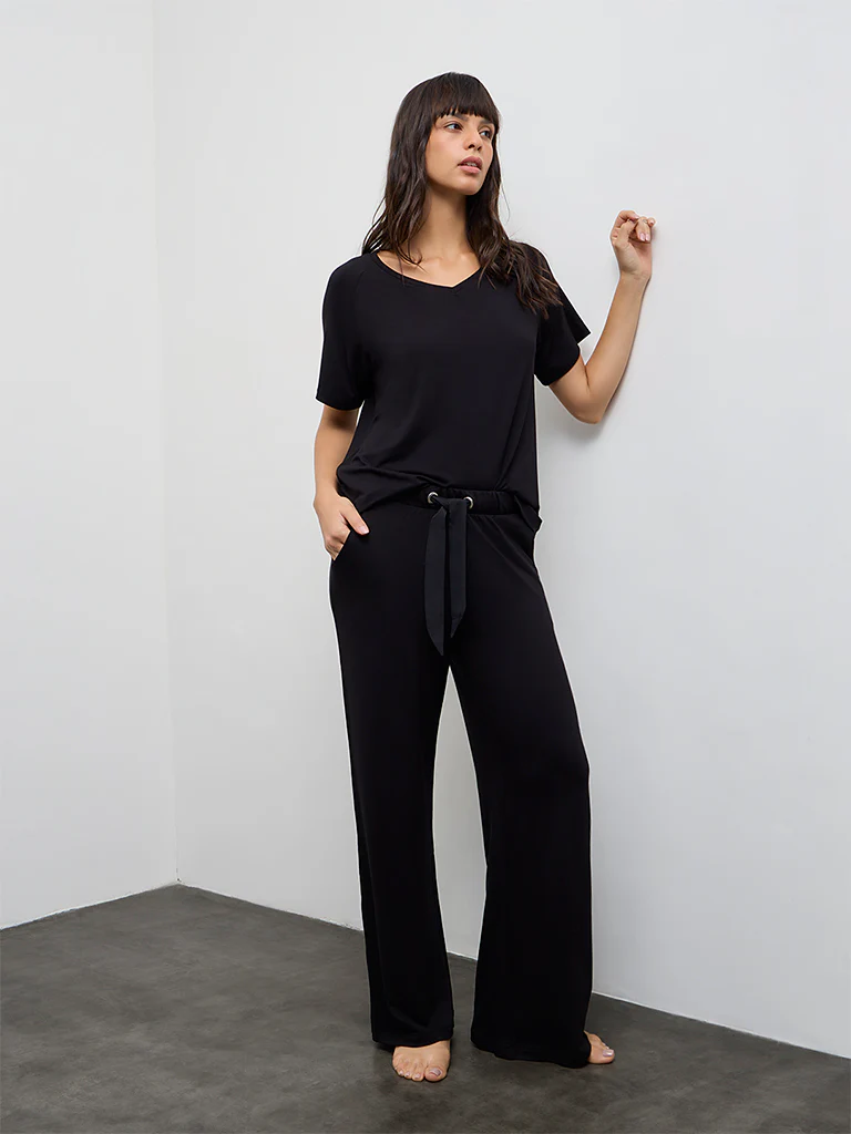 Wunderlove Black Solid T-Shirt - Image 2