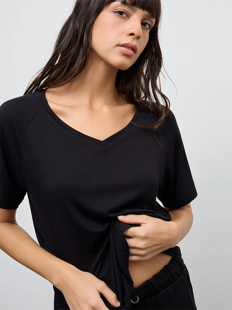 Wunderlove Black Solid T-Shirt - Image 3
