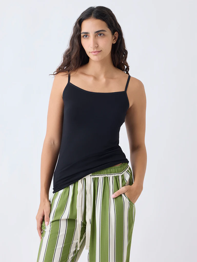 Wunderlove Black Square Neck Seam-Free Camisole - Image 2